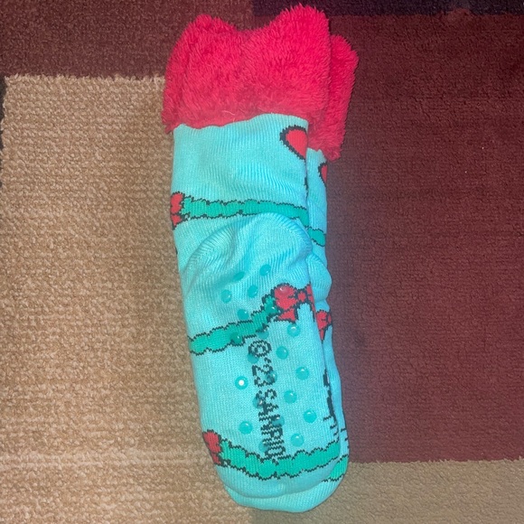 HELLO KITTY CHRISTMAS COZY WARMERS 🥰🎄 - Picture 2 of 3